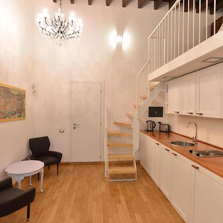 Izzhome City Center Cozy Cagliari Buitenkant foto