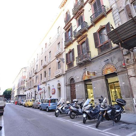 Izzhome City Center Cozy Cagliari Buitenkant foto