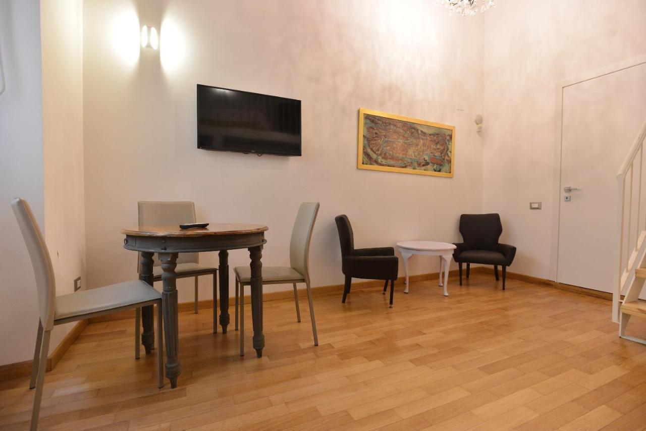 Izzhome City Center Cozy Cagliari Buitenkant foto