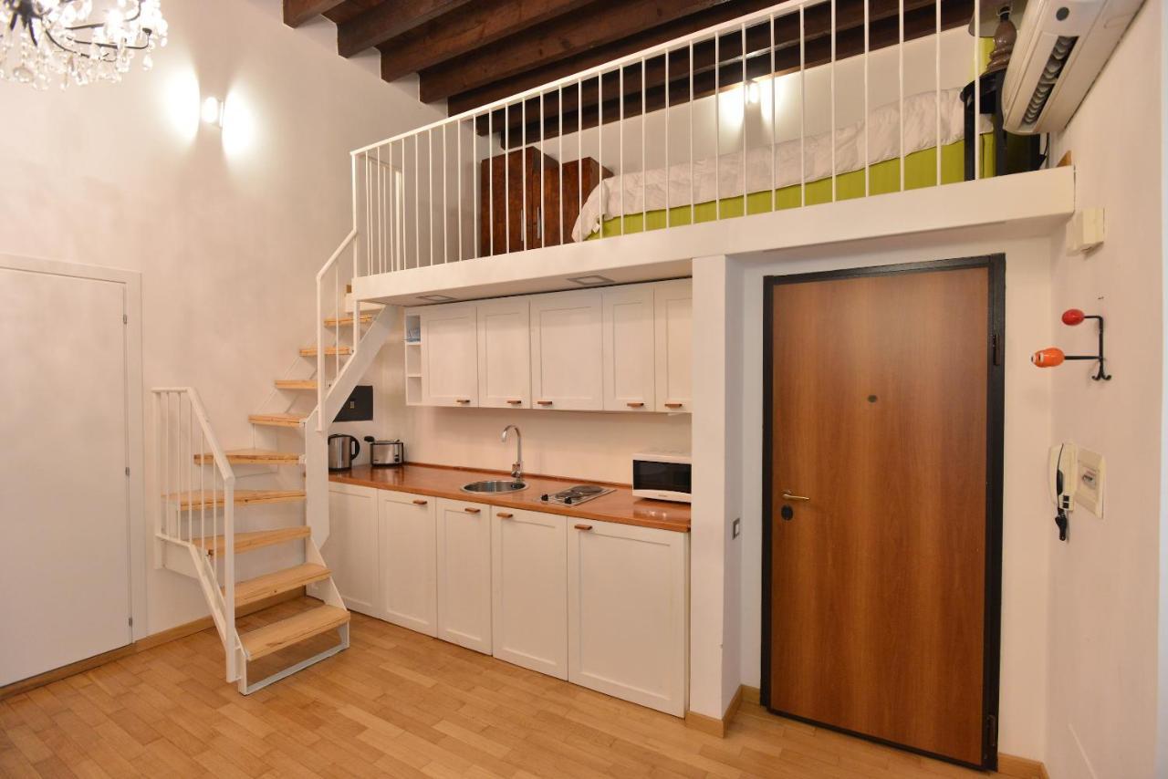 Izzhome City Center Cozy Cagliari Buitenkant foto