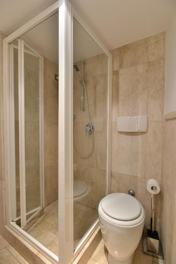 Izzhome City Center Cozy Cagliari Buitenkant foto